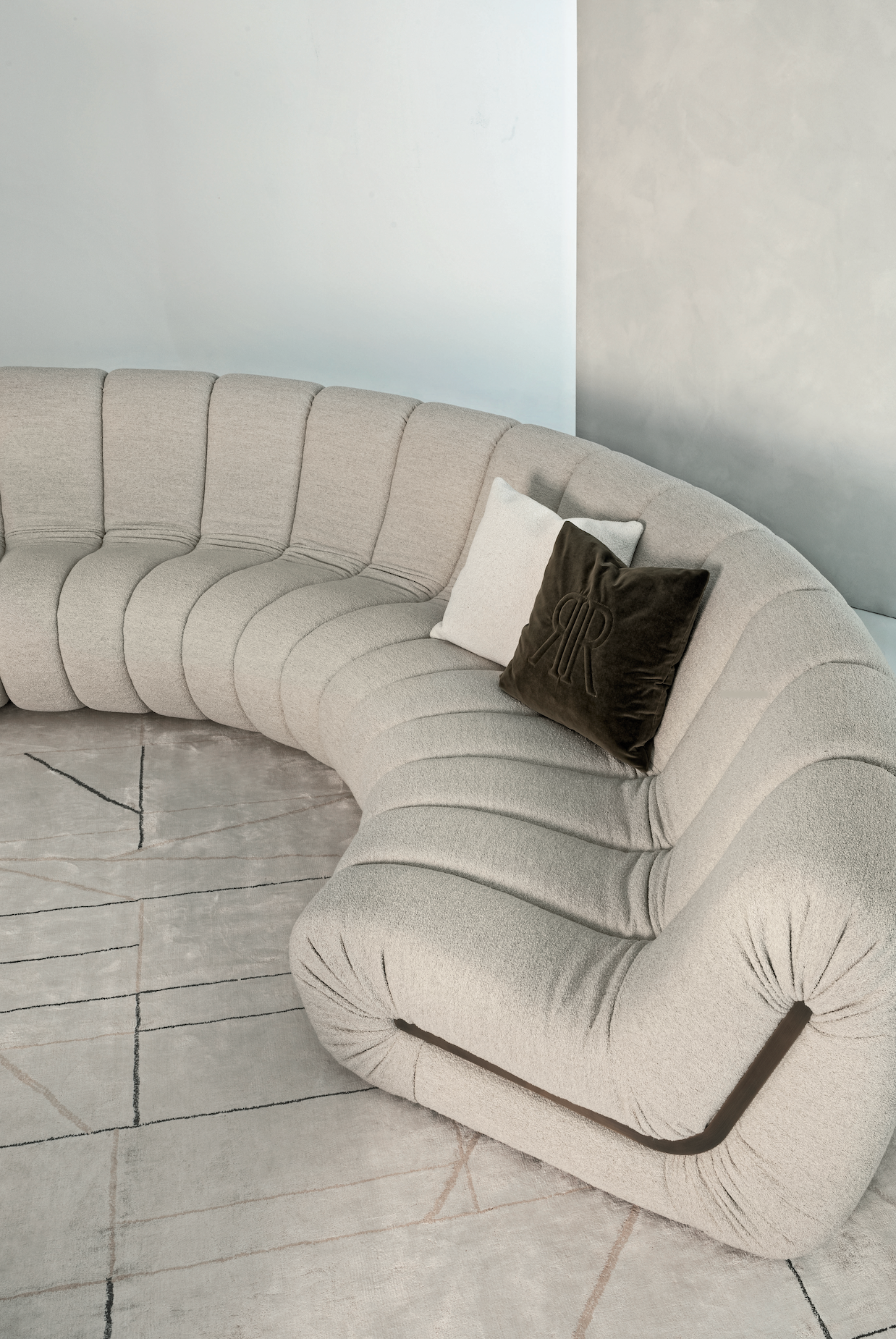 Semicircular sofa Snake