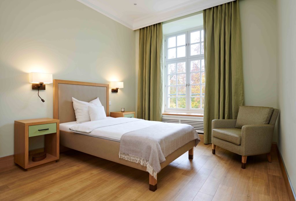 Psychosomatische Klinik Kloster Dießen Zimmer grün